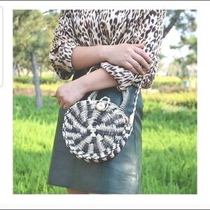 Weaved Straw Shoulder Bag